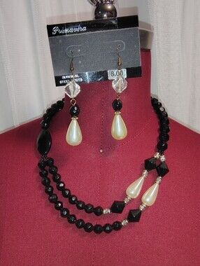 Primavera Black Beaded Necklace with Cream Pearl Teardrops